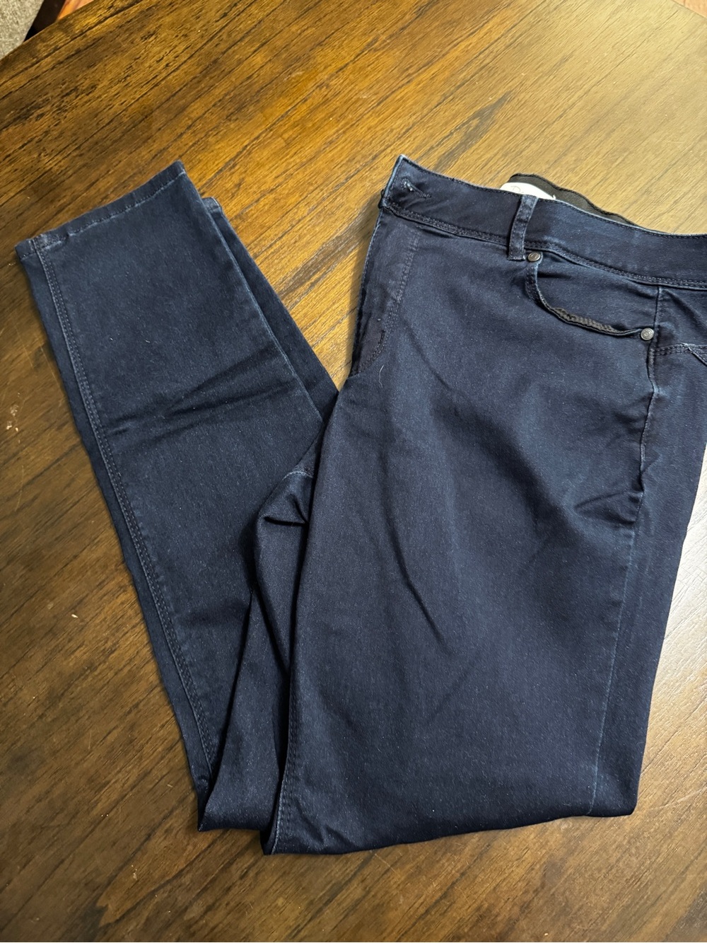 Tapered leg jeans